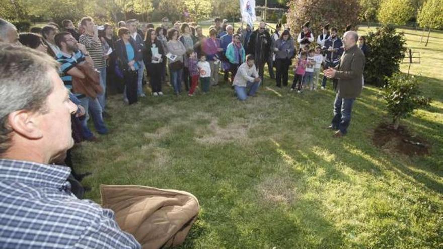 Un intre do acto celebrado onte en Lalín en memoria de Iglesias.  // Bernabé/Gutier