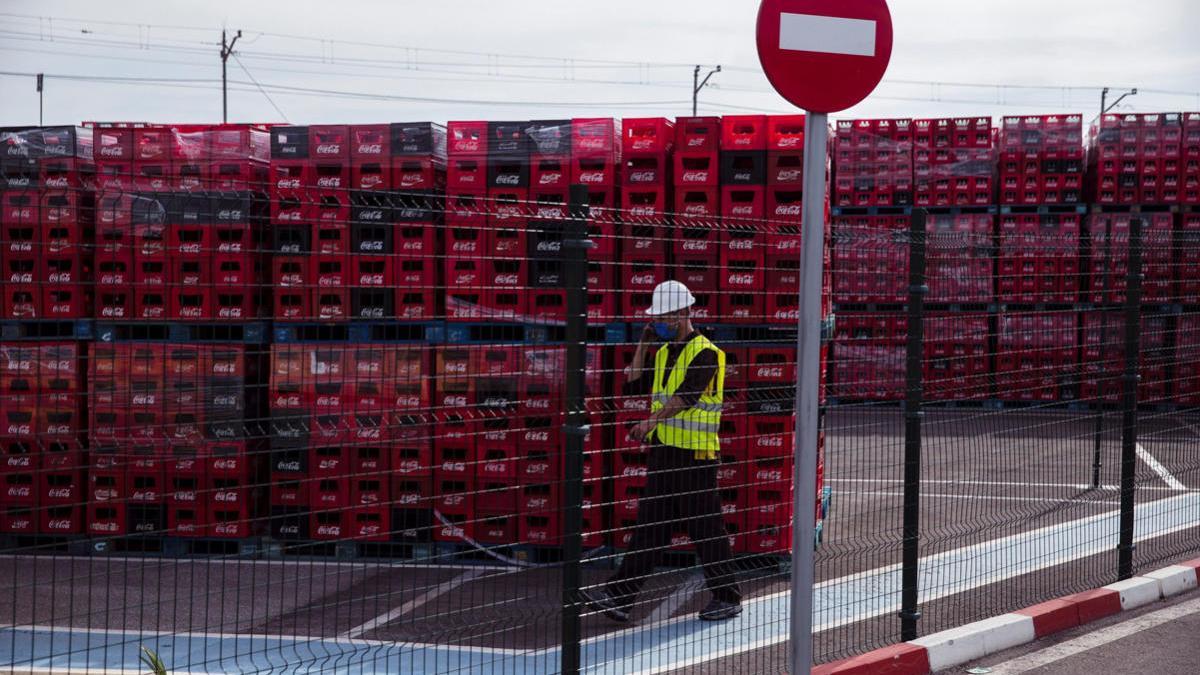 La fábrica de Coca-Cola en Málaga, cuyo cierre ha sido anunciado por la empresa.