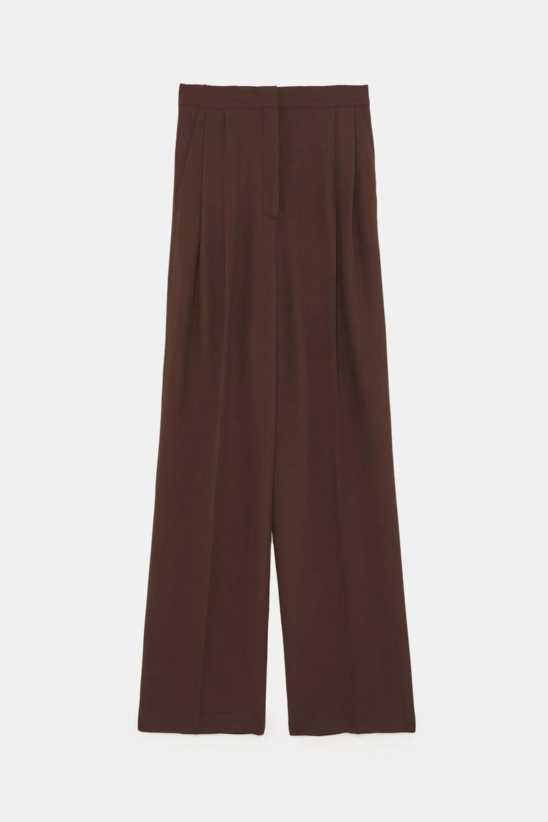 Pantalón de pliegues marrón de Zara