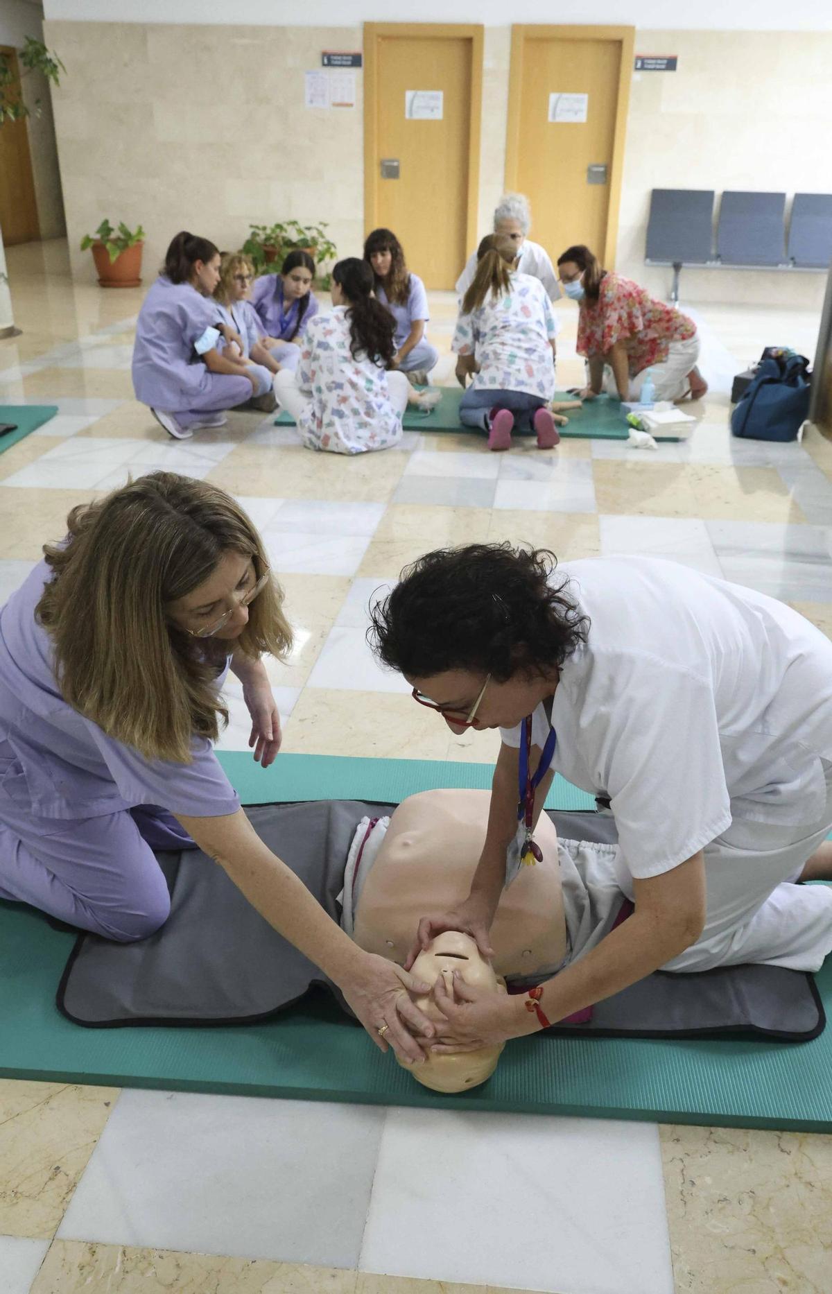 Celebración del Día Mundial del Paro Cardíaco en el Hospital de Sant Joan con un taller de RCP Celebración del Día Mundial del Paro Cardíaco en el Hospital de Sant Joan con un taller de RCP