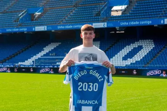 Diego Gómez renueva con el Deportivo hasta 2030