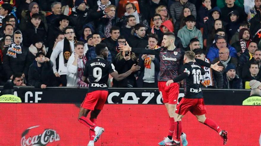 Resumen, goles y highlights del Valencia 1 - 2 Athletic de la jornada 21 de LaLiga Santander