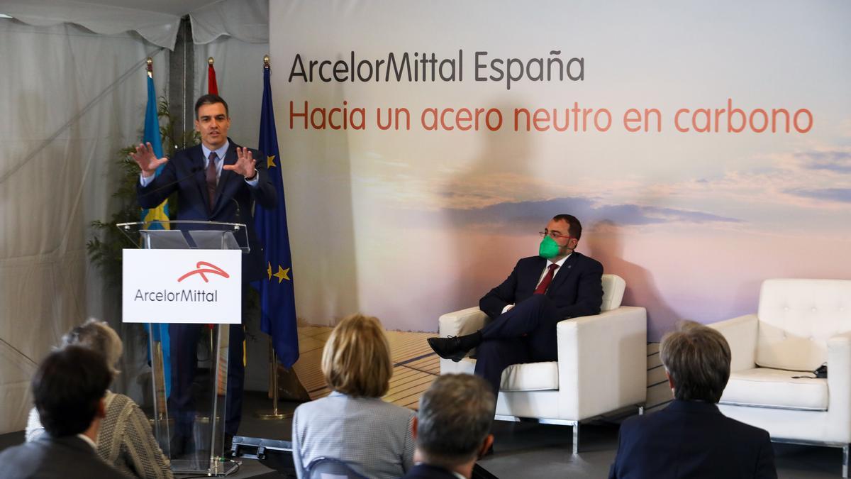 Visita se Pedro Sanchez a ArcelorMittal, que  construirá un horno de arco eléctrico en Asturias con el se inicia "una nueva época" industrial en la factoría