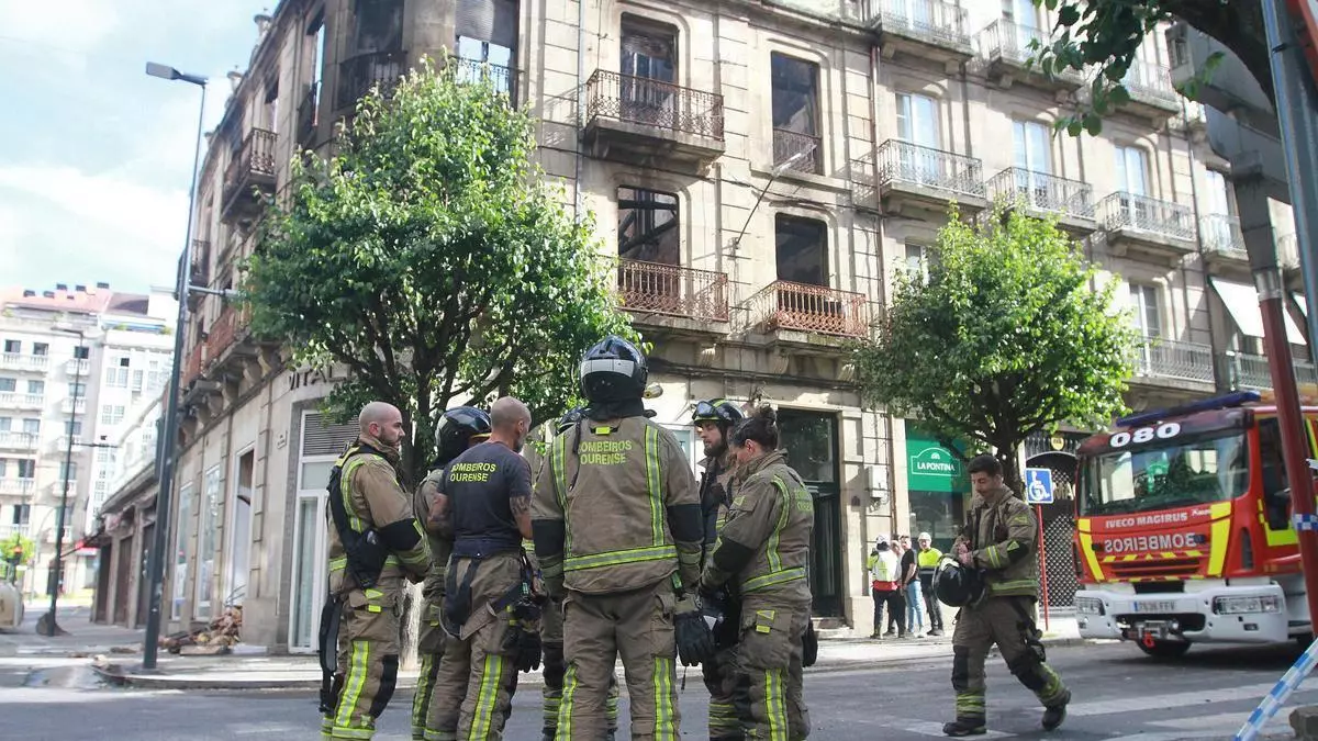 Comprobaciones de seguridad tras el peligroso incendio de A Ponte