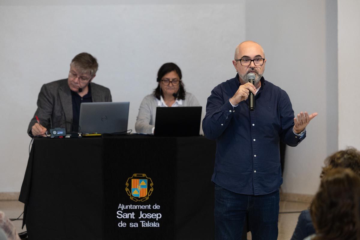 Galería: Sant Josep presenta el PGOU a los vecinos