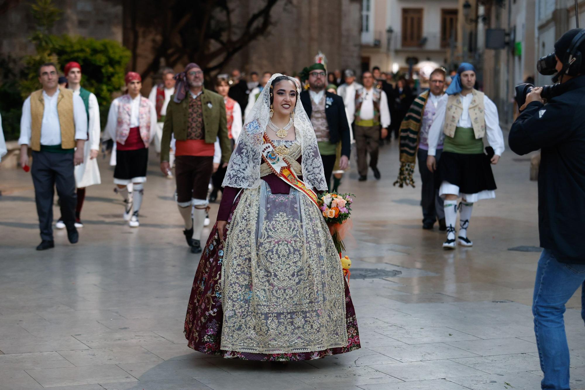 Búscate en el primer día de la Ofrenda en la calle San Vicente entre las 18:00 y las 19:00