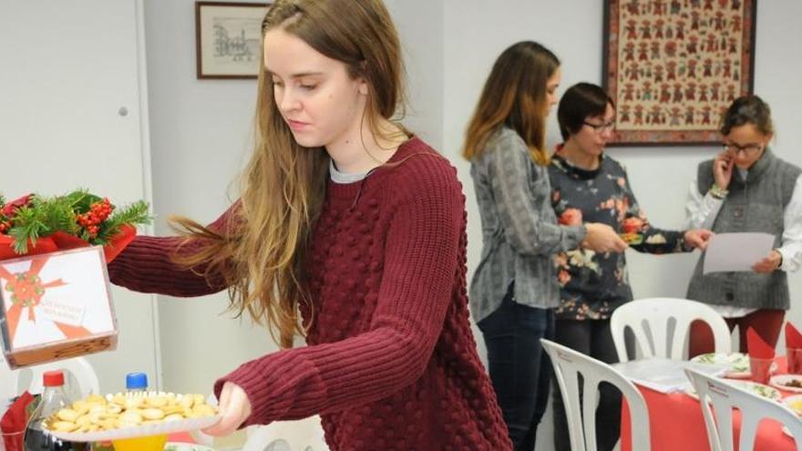 La comunitat de Sant Egidi de Manresa convida més de 550 persones al dinar de Nadal