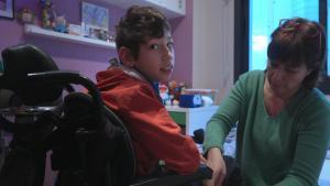 Cristina, con su hijo Martí en Moure muntanyes