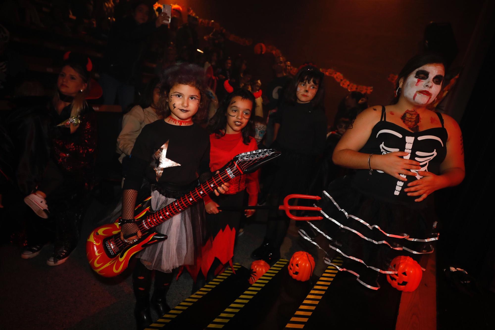 EN IMÁGENES: La Fresneda, a la calle para celebrar Halloween