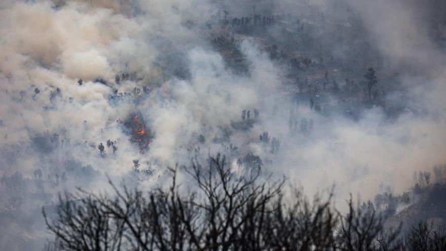 Confinan preventivamente Olocau (Valencia) por el segundo incendio que afecta a la Serra Calderona