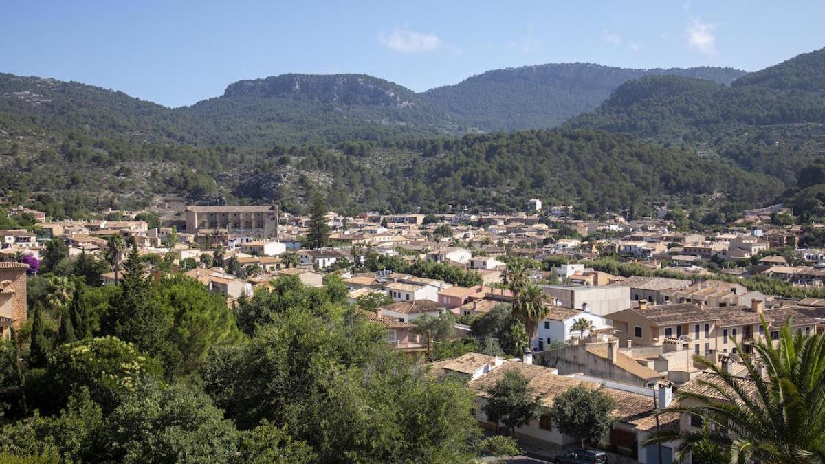 Un barrio de Esporles celebra sus fiestas bajo el lema: &#039;Fora els Borbocs&#039;