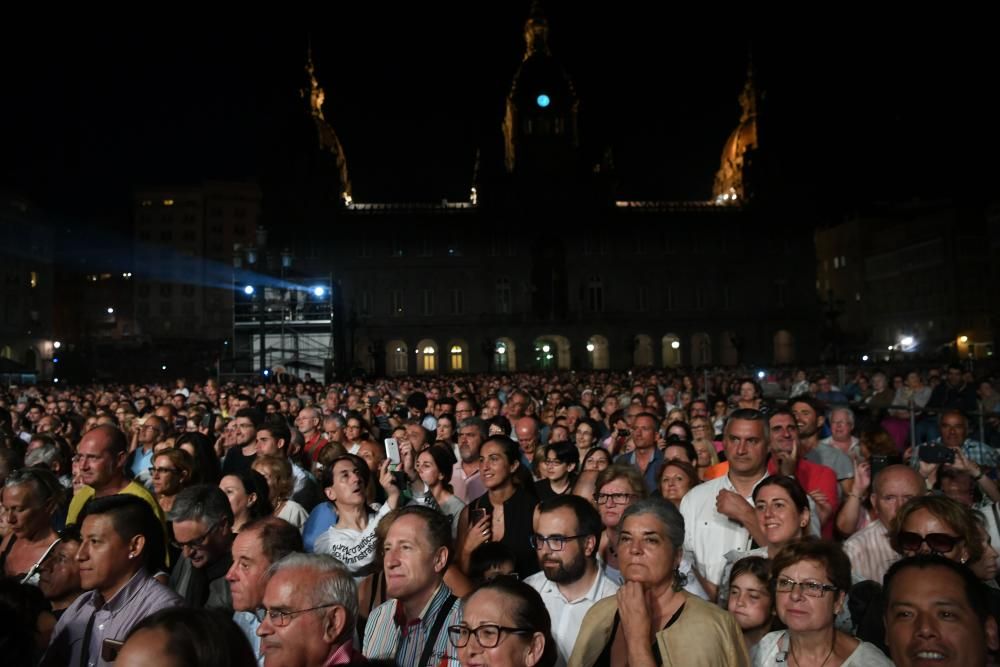 Raphael, en concierto en la plaza de María Pita de