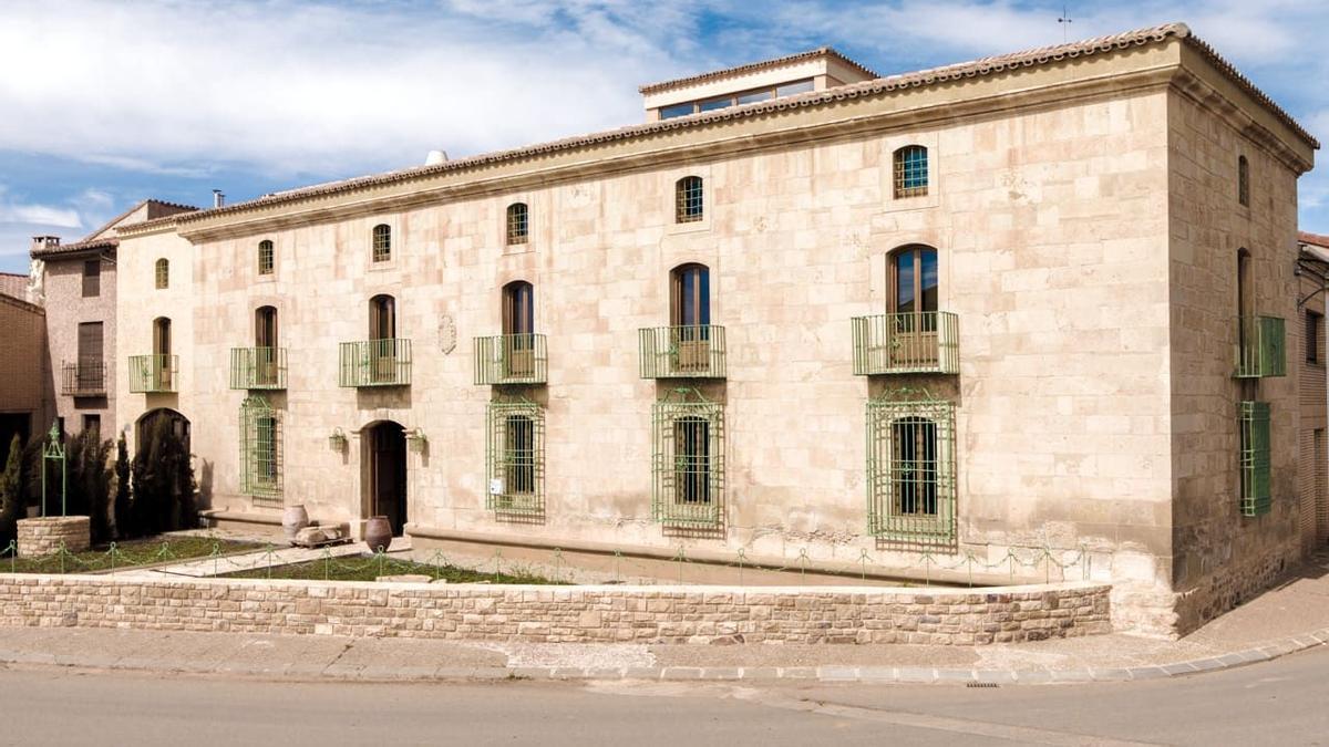 El Hospedium La Lozana ocupa el antiguo palacio de la Infanzonía.