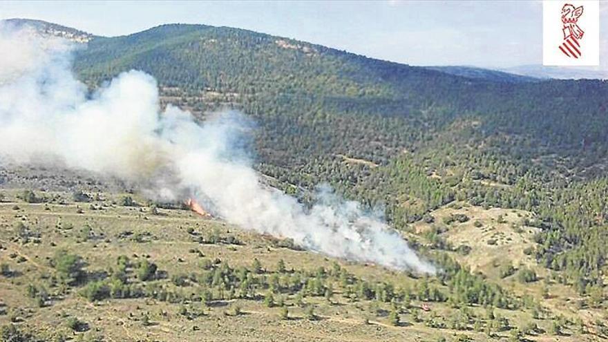 Controlado el incendio forestal que amenazaba el Penyagolosa