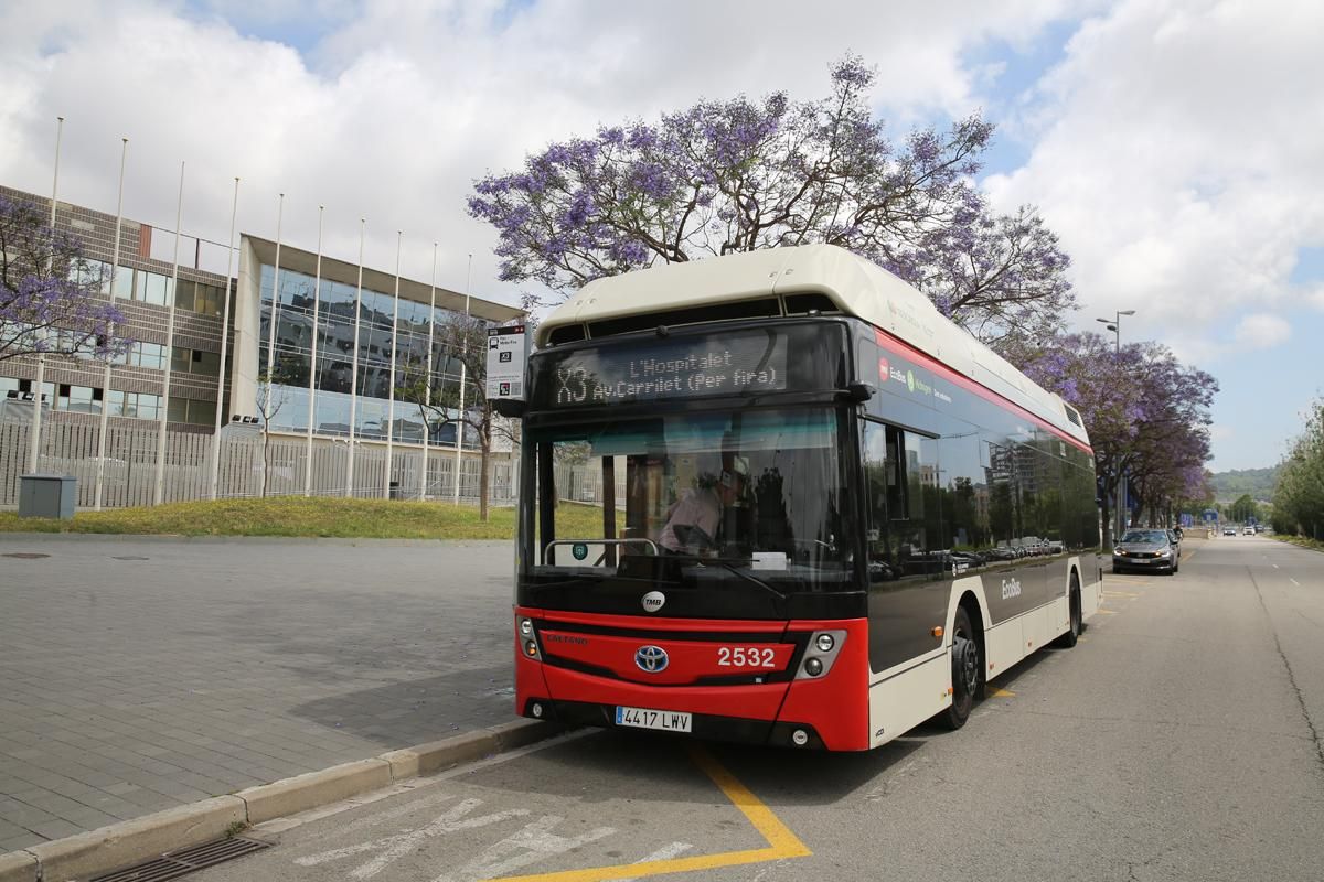 Presentación del bus X3, que conecta Barcelona y LHospitalet de forma más directa