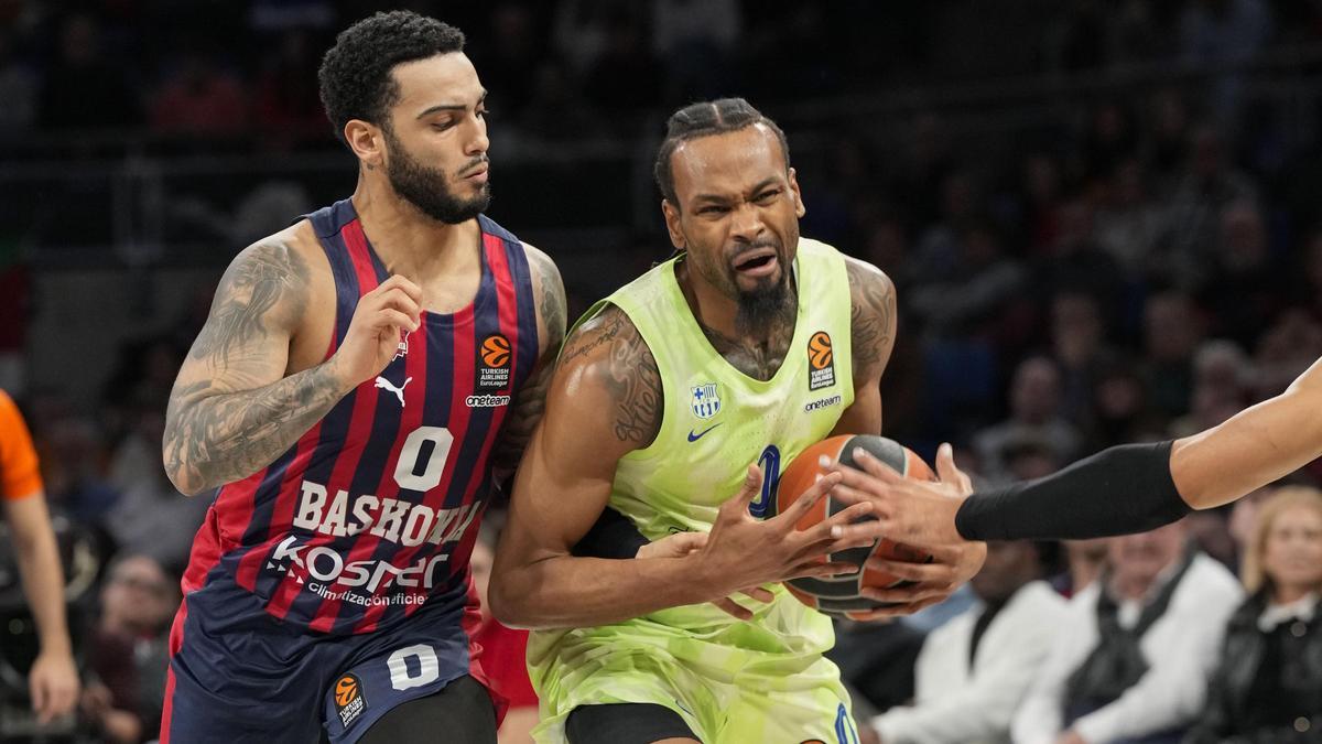Markus Howard y Kevin Punter, en una acción del Baskonia-Barcelona.