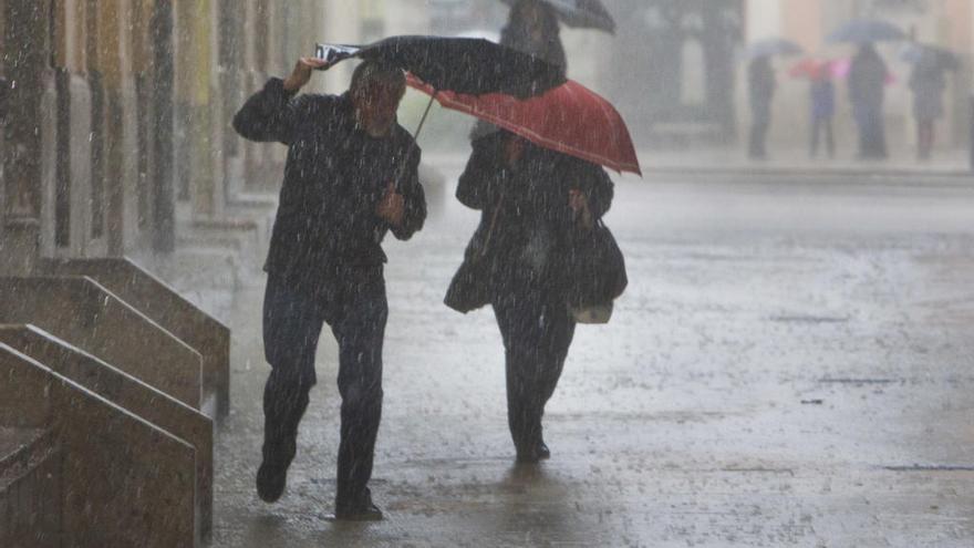 El tiempo anuncia temporal de lluvia y viento en Valencia.