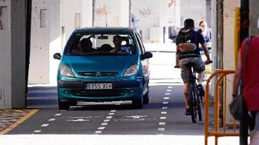 Comença la convivència entre conductors, ciclistes i vianants