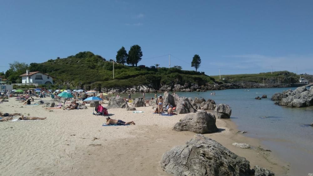 Sábado de playa en Asturias: parcelas de arenal