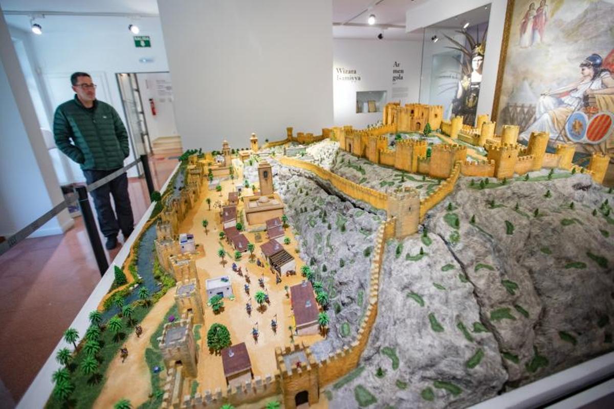 Maqueta de la Orihuela musulmana que se exhibe en el Museo de la Reconquista