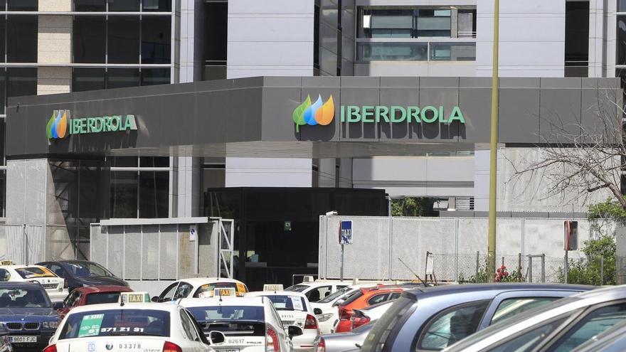Un juzgado madrileño decidirá si Red Eléctrica dañó la reputación de Iberdrola al sugerir que hizo un "experimento" que originó el apagón