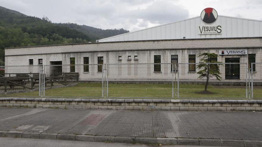 Las instalaciones de la antigua planta de Vesuvius en Riaño que ocupará la fábrica solar están &quot;listas para entrar&quot;