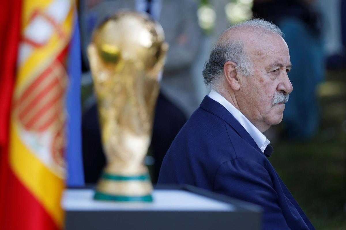 El exseleccionador español Vicente del Bosque, visita Santiago este fin de semana