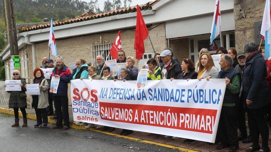 O Salnés clama en la calle por una solución para sacar de la «crisis» a la Atención Primaria