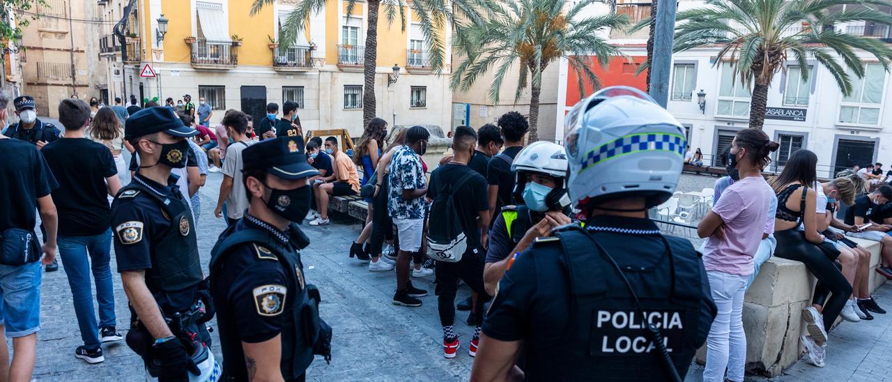 La Policía organiza dispositivos de vigilancia en la provincia para hacer cumplir la normativa en el primer fin de semana sin restricciones