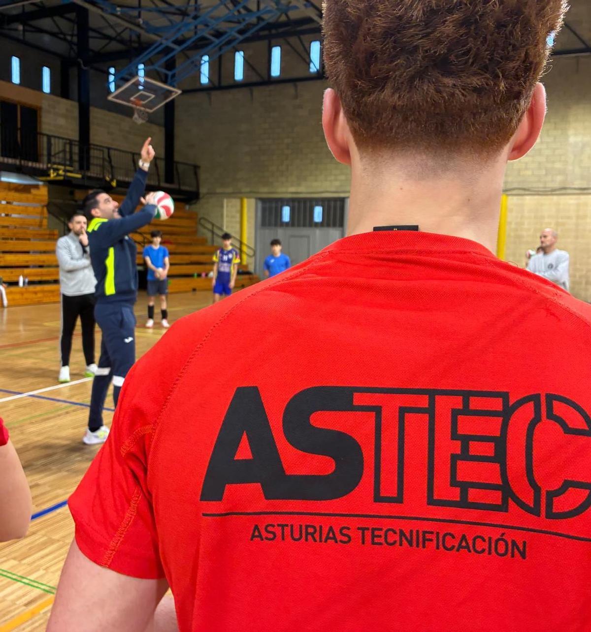 Jornadas de tecnificación de la Federación de Voleibol en Llanes