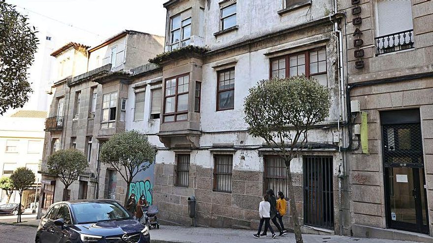 El inmueble número 5-7 de la calle Taboada Leal.   | // ALBA VILLAR