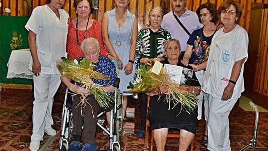 Homenaje a centenarias en la residencia cervata