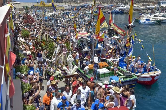 Procesión marítima de la Virgen del Carmen ...