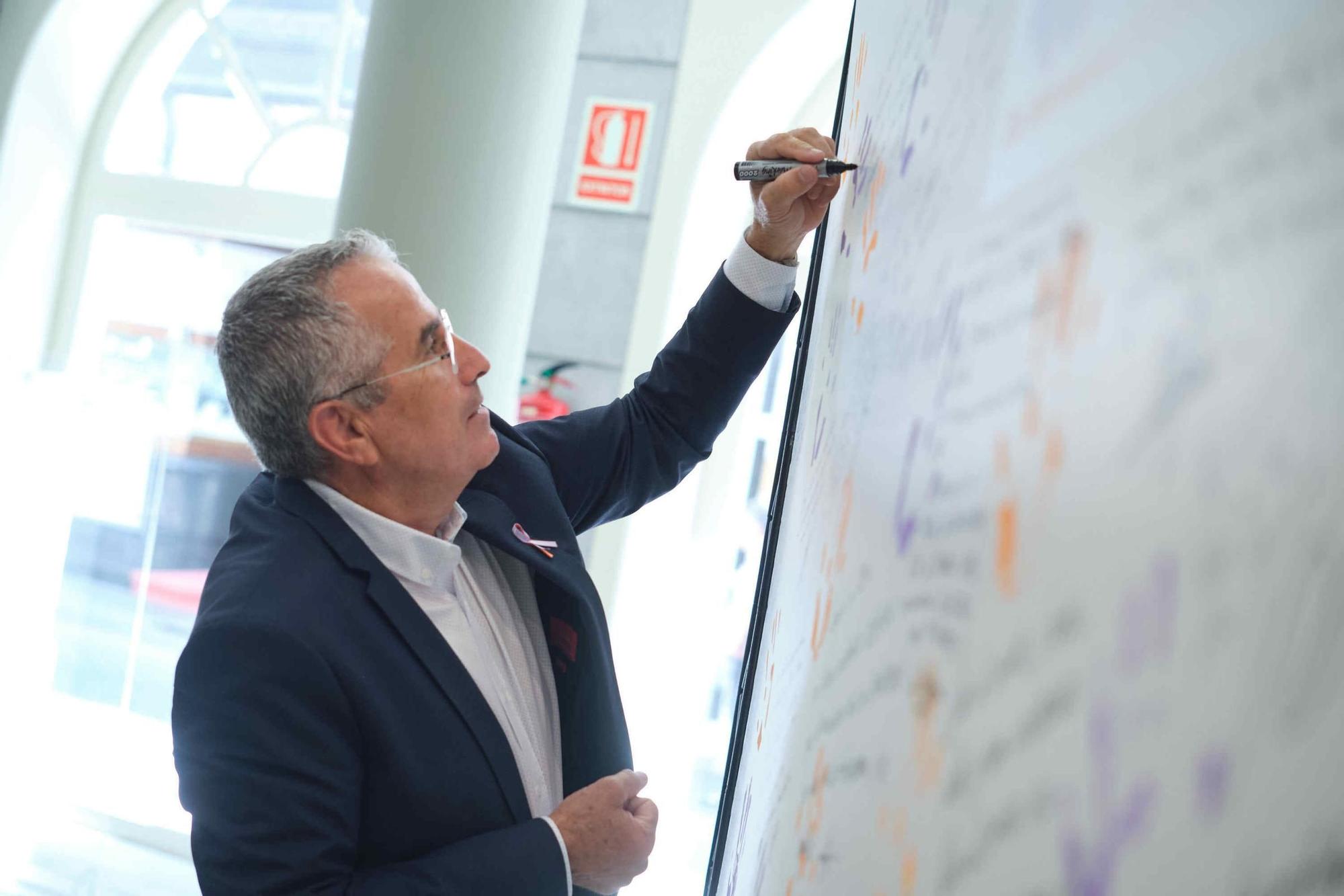 Mural contra la violencia de género en el Parlamento