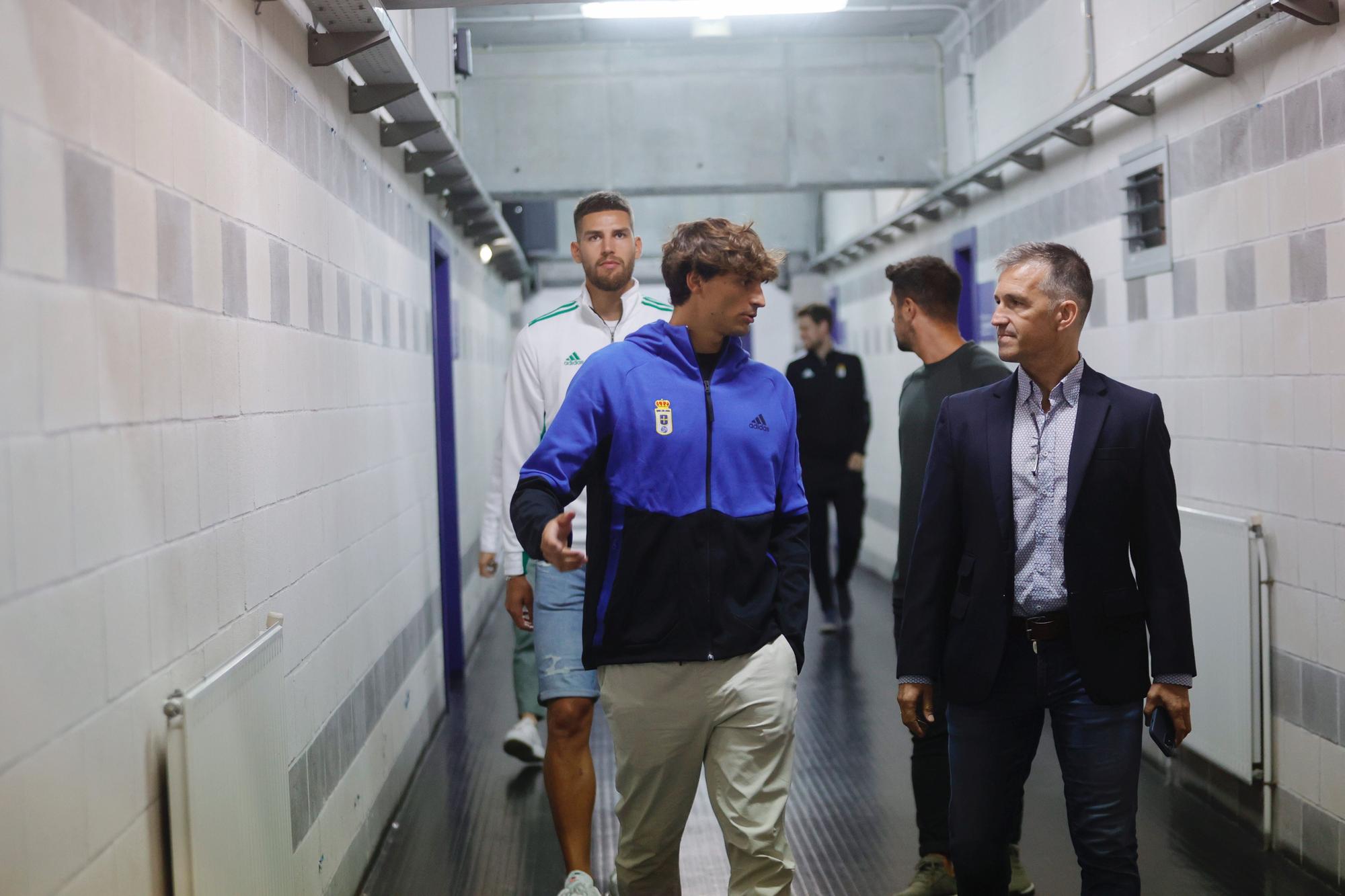 Las imágenes de la presentación de Luengo y Braat en el Oviedo y el entrenamiento azul