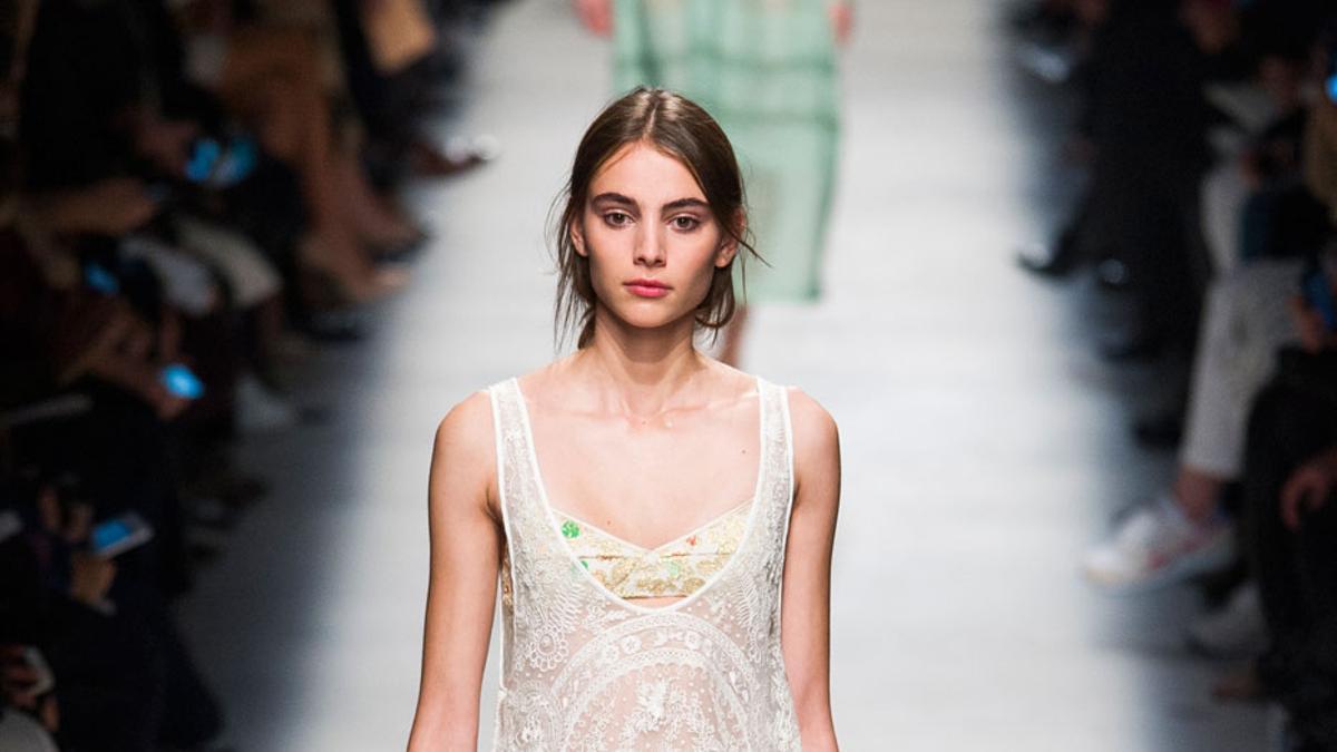 PFW: Rochas Primavera/Verano 2016, vestido blanco de encaje