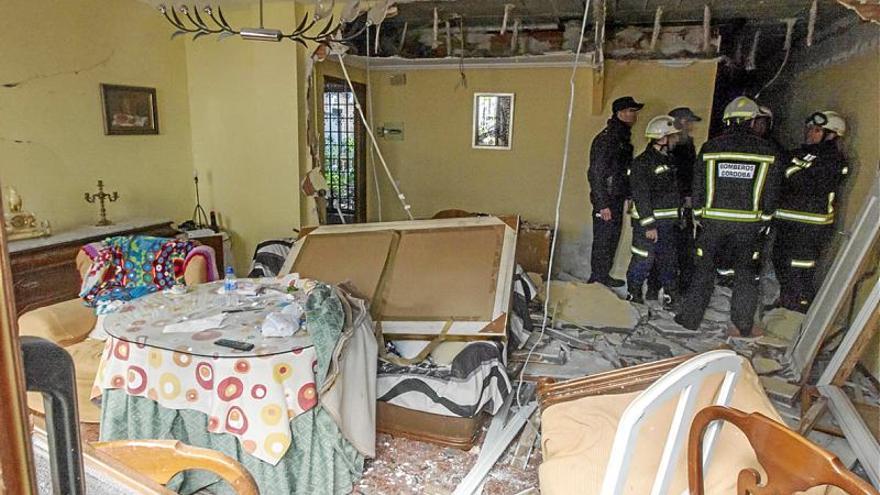 Herida con quemaduras leves por una explosión de gas en su casa