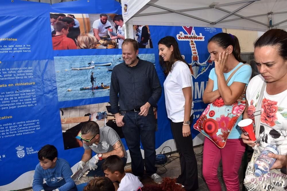 Los piratas desembarcan en San Cristóbal.