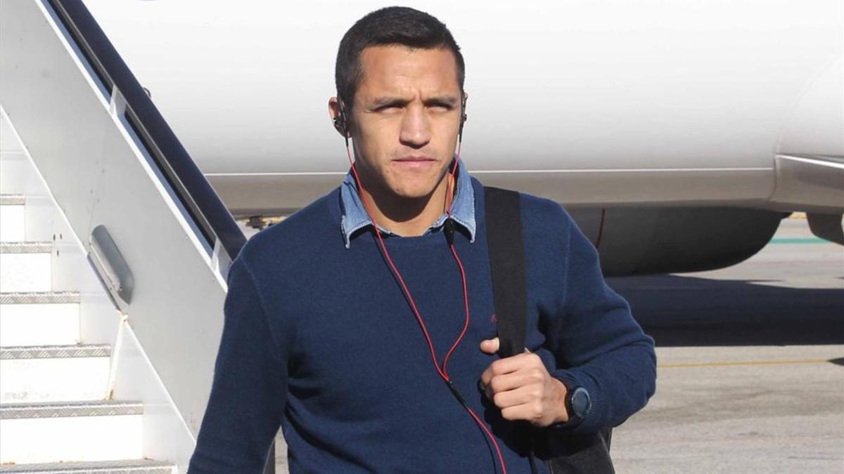 Alexis Sánchez ha viajado a Barcelona