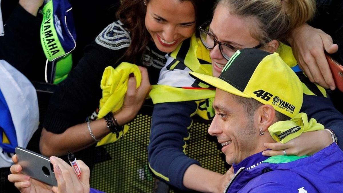 Valentino Rossi ha vuelto a ser protagonista, como siempre, de la previa del GP de Valencia.