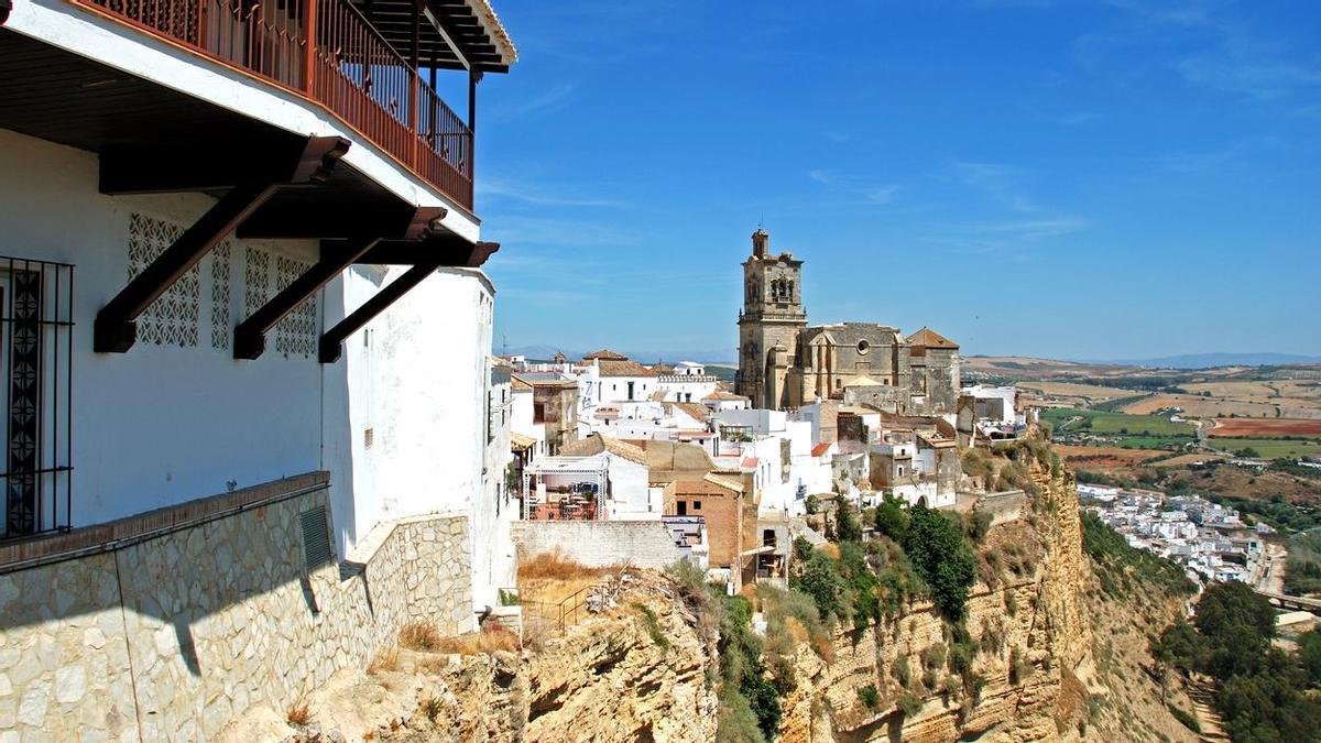 El parador de Arcos de la Frontra, con la iglesia deSan Pedro