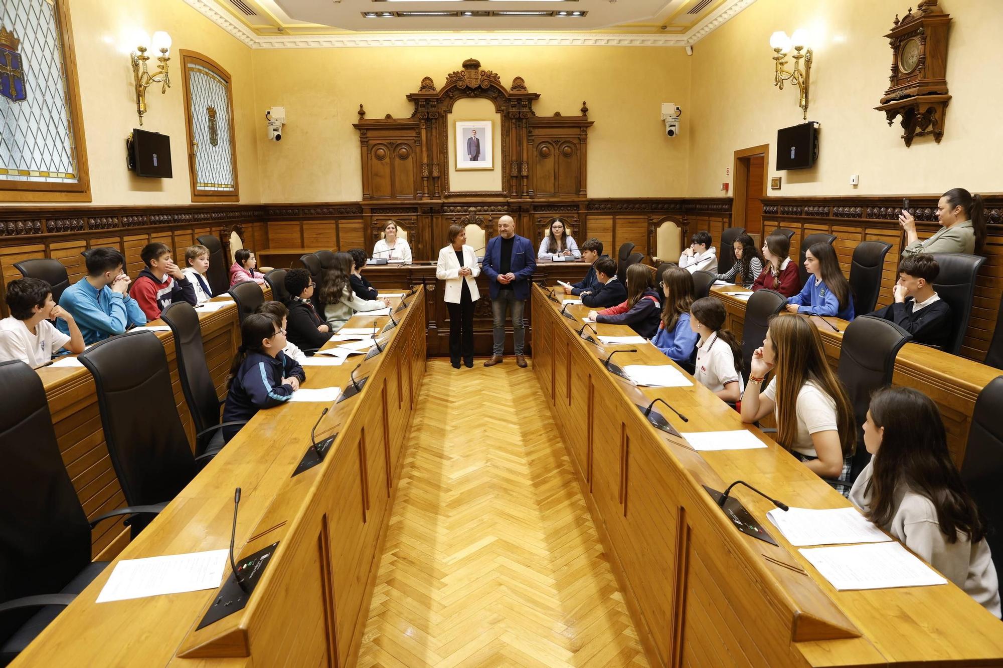 El Pleno del Consejo Municipal de Infancia y Adolescencia de Gijón, en imágenes