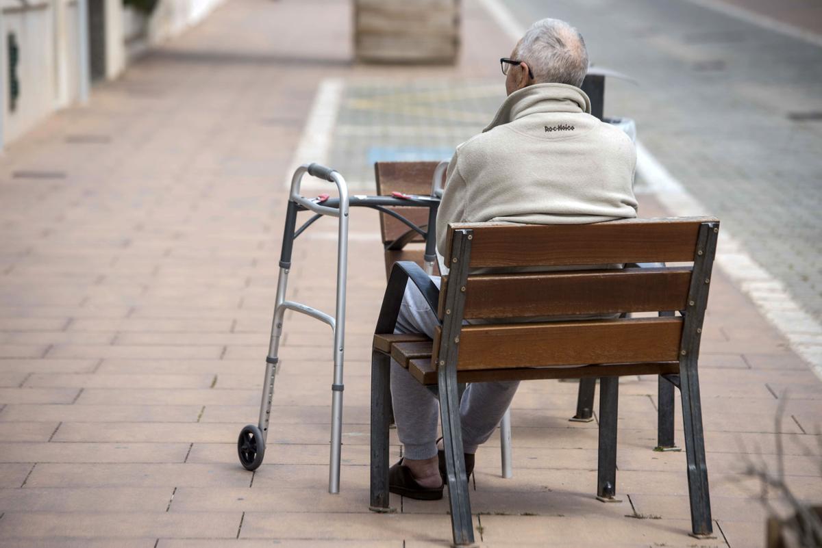 La esperanza de vida al nacimiento alcanzará en 2071 los 86 años en los hombres y los 90 en las mujeres.