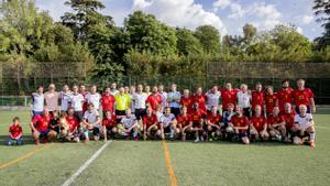 Foto de familia de las selecciones de fútbol de escritores de Alemania y España en Madrid