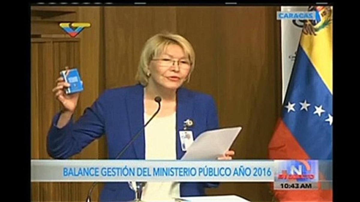 La fiscal general Luisa Ortega, durante la presentación de su informe anual, en una captura de vídeo de Venezolana de Televisión, el 31 de marzo.