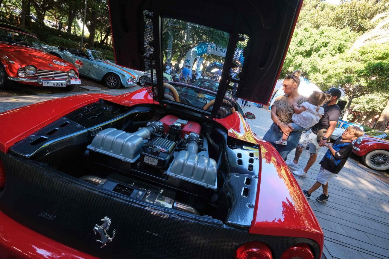 Entrega de trofeos y exposición de coches clásicos en la XXI Clásica de Tenerife