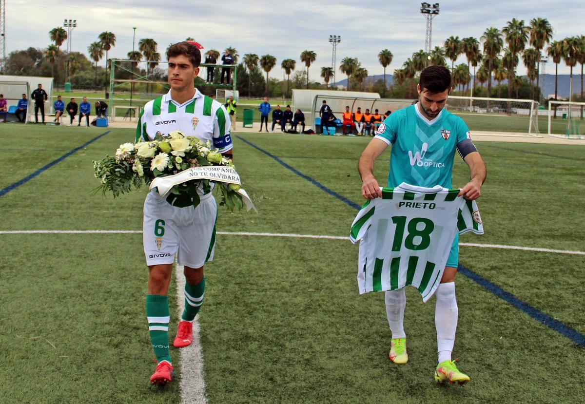 El Cordoba B y el Pozoblanco homenajean a Álvaro Prieto en la Ciudad Deportiva.