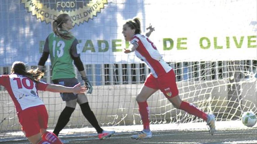 Estefa: «Hay que valorar que estamos a 3 puntos de la Copa»