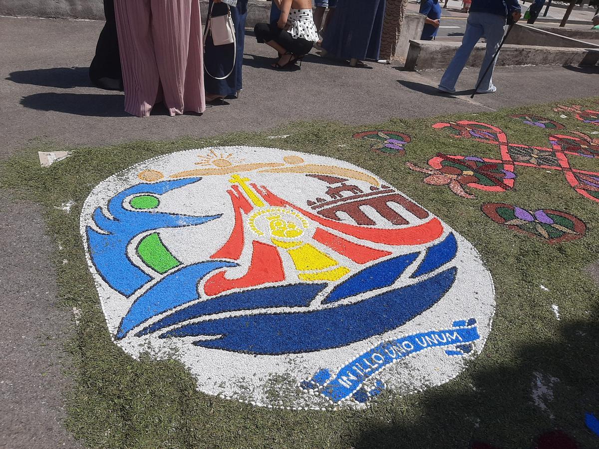 Detalle del logotipo de la visita del Papa