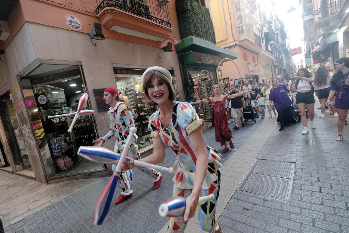 El Circo del Sol sale a la calle para presentar su nuevo espectáculo, ‘Corteo’